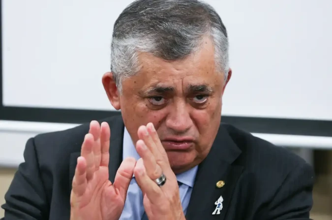 Zé Guimarães chegando ao congresso do partido em Brasília