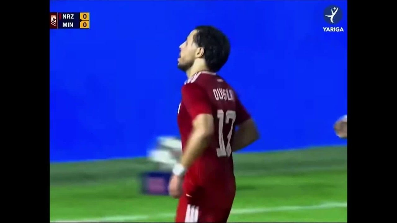 Habib Oueslati executando bicicleta na meia-lua