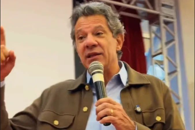 Fernando Haddad em plenária do PT