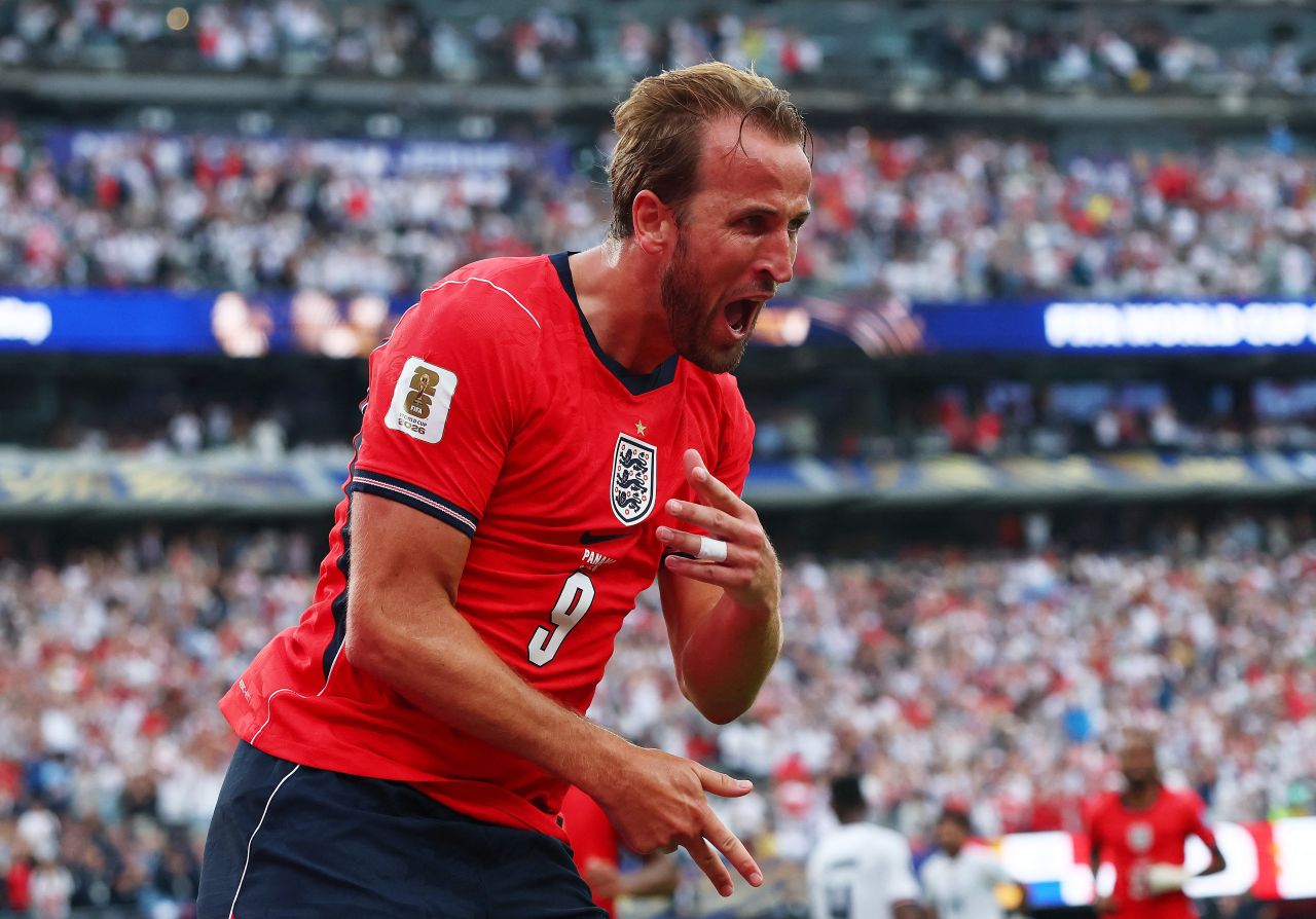 Harry Kane cabeceia gol contra o Panamá