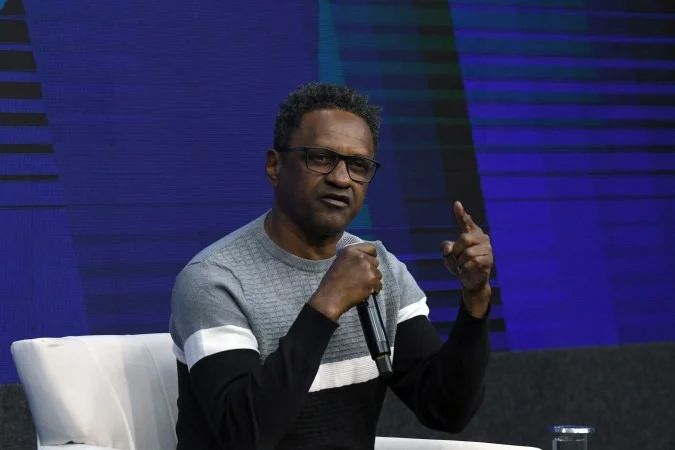 Hertz Dias em convenção do PSTU