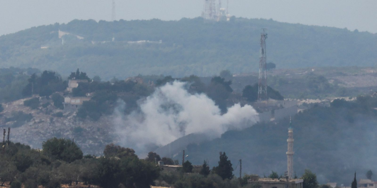 Fumaça após bombardeio no sul do Líbano