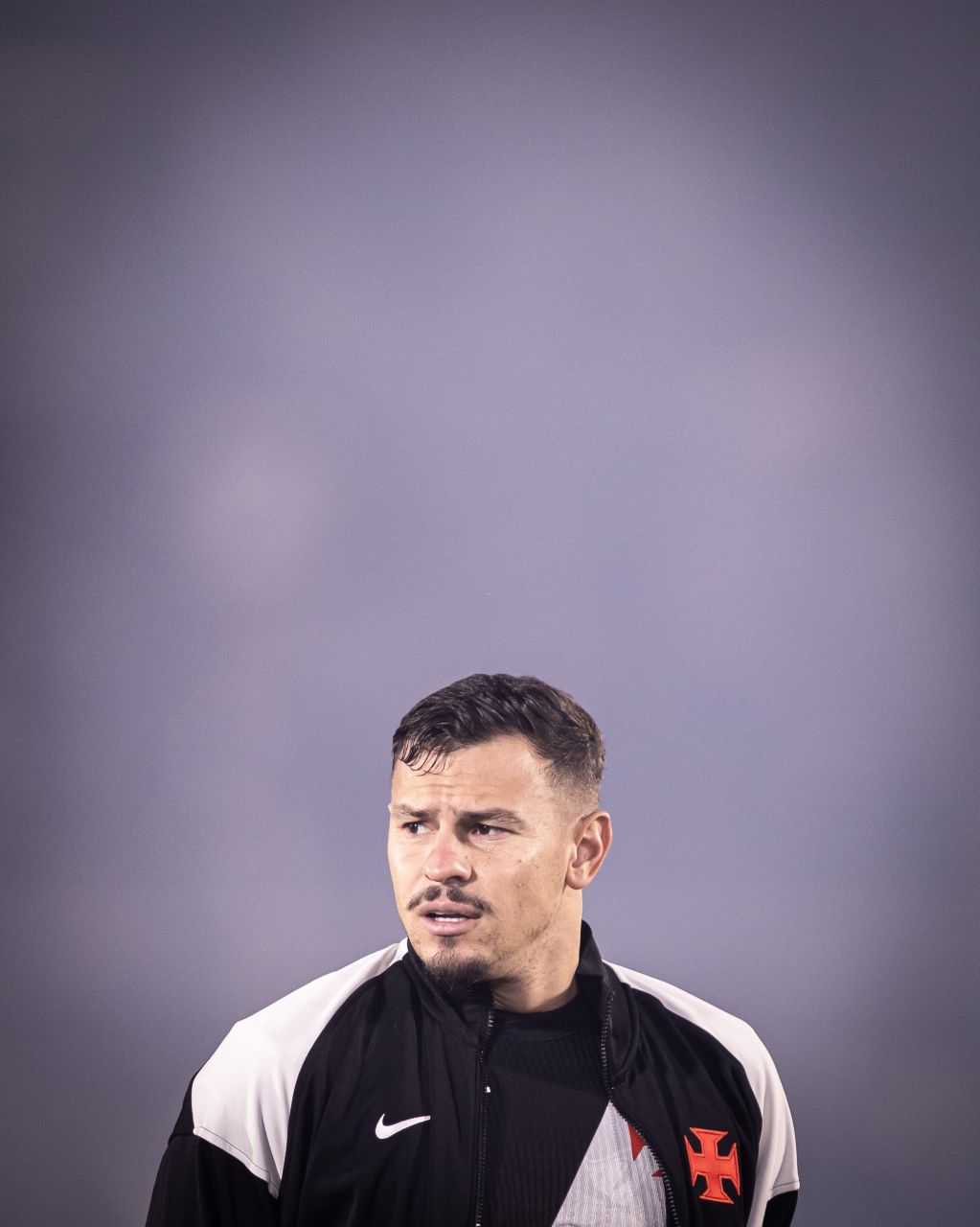 Hugo Moura em ação pelo Vasco