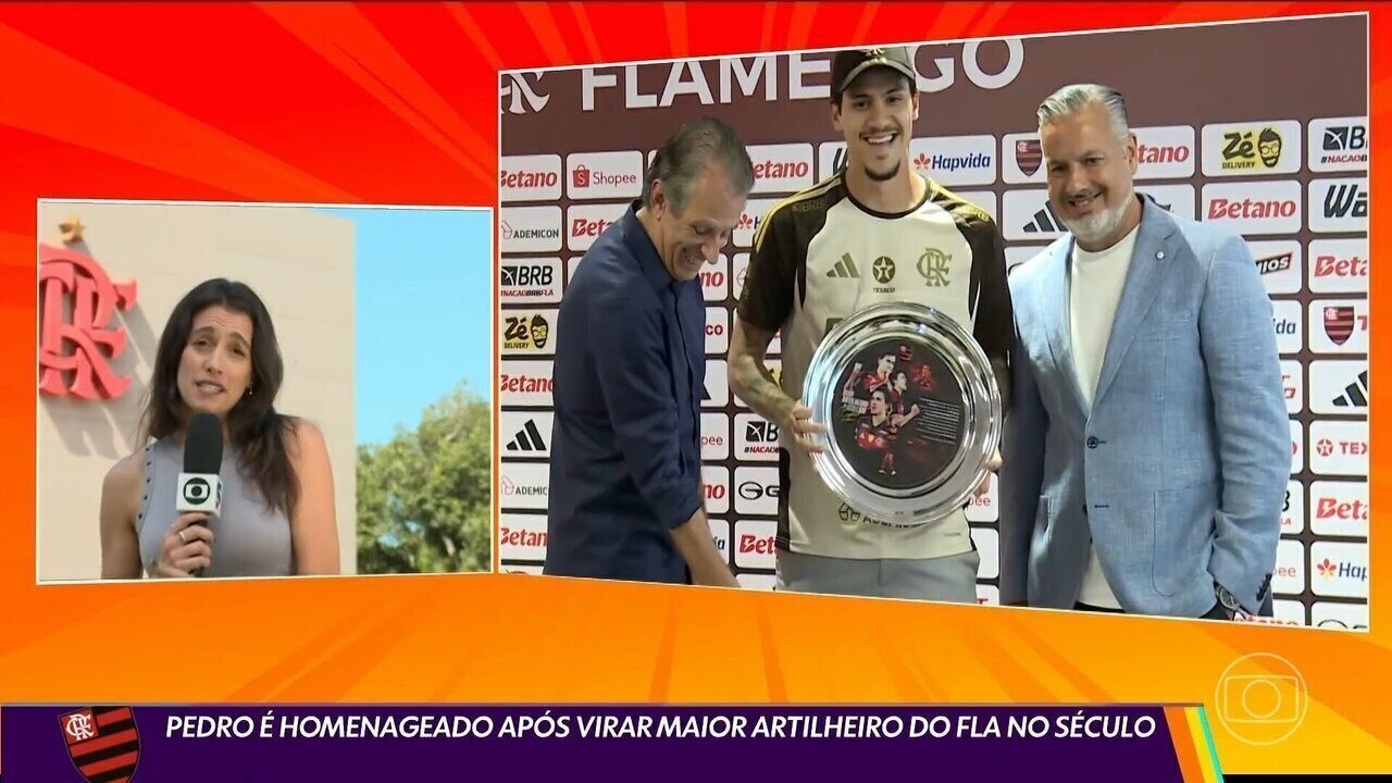 Hulk comemorando gol pelo Atlético-MG