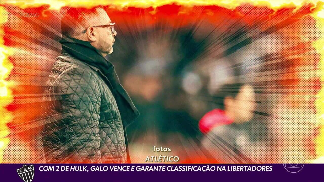 Hulk comemorando gol com a camisa do Atlético-MG