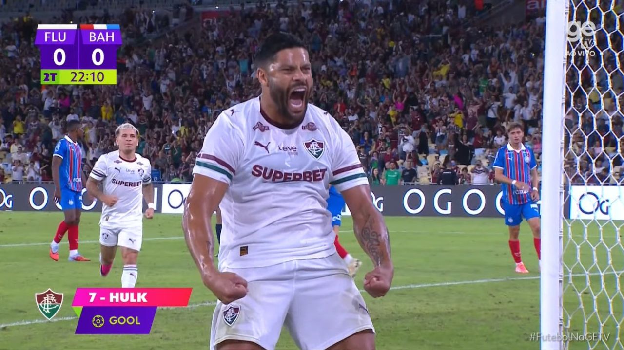 Hulk comemora gol pelo Fluminense