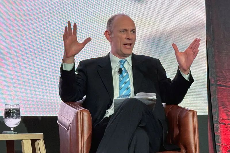 Austan Goolsbee durante conferência em Tóquio