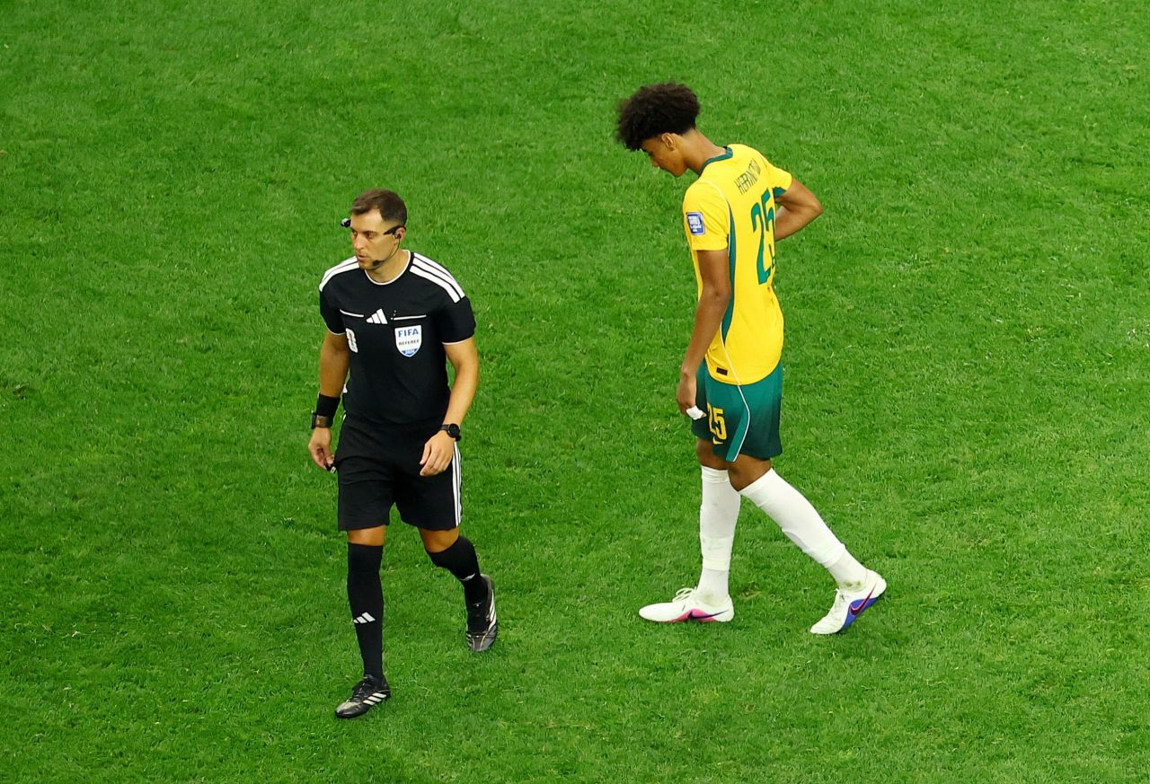 Lucas Herrington em ação pela seleção australiana