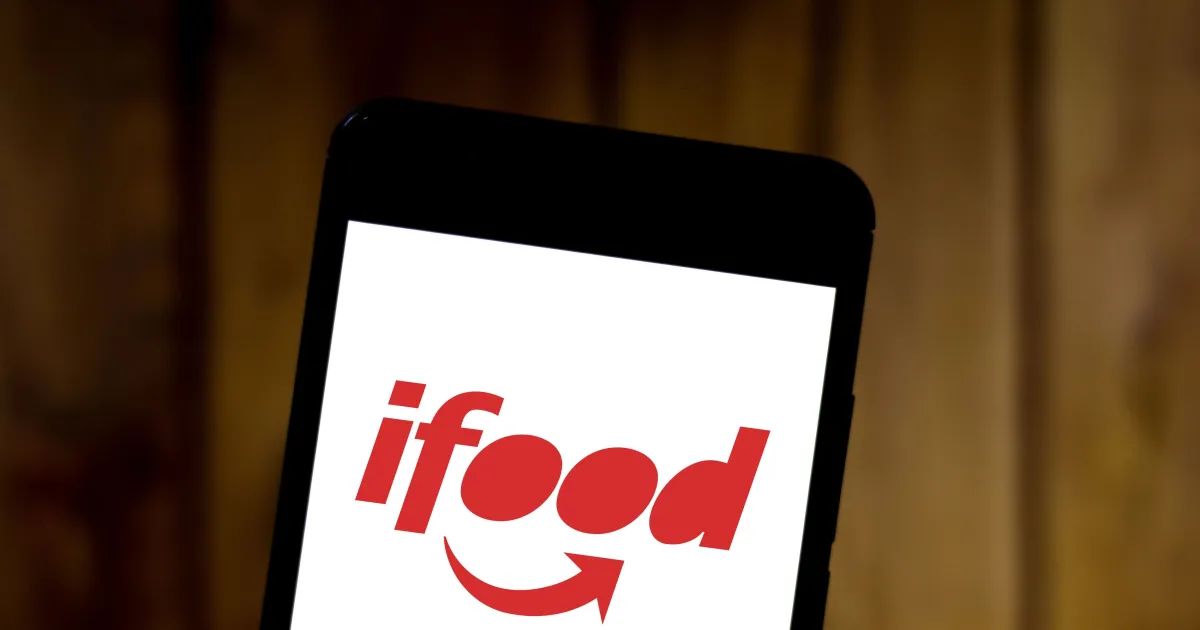 Tela do aplicativo iFood em smartphone