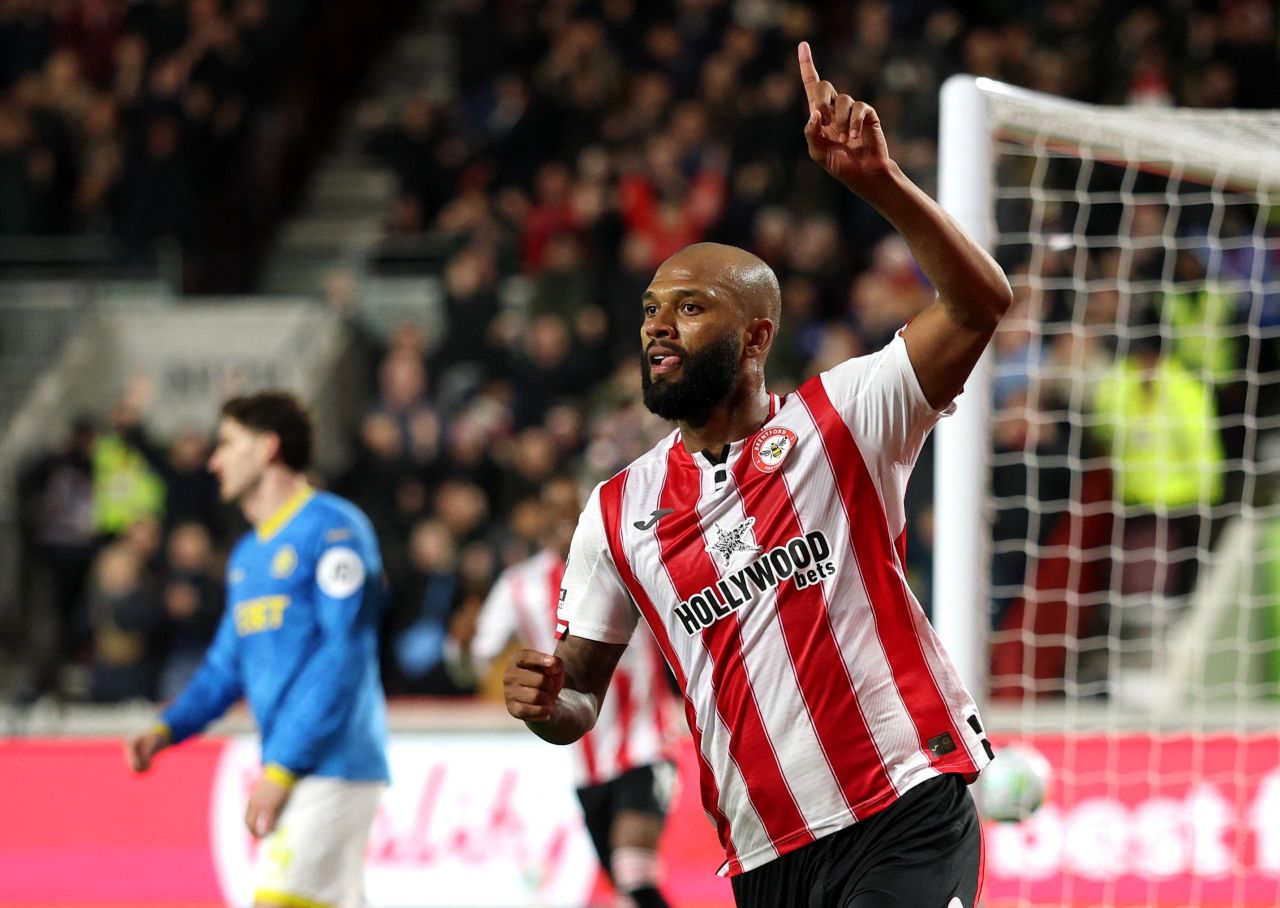 Igor Thiago comemorando gol pelo Brentford