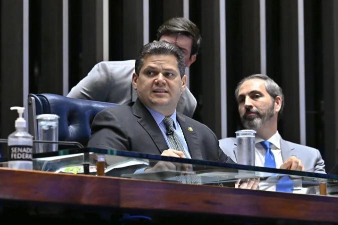 Plenário do Senado em sessão sobre PEC da Segurança