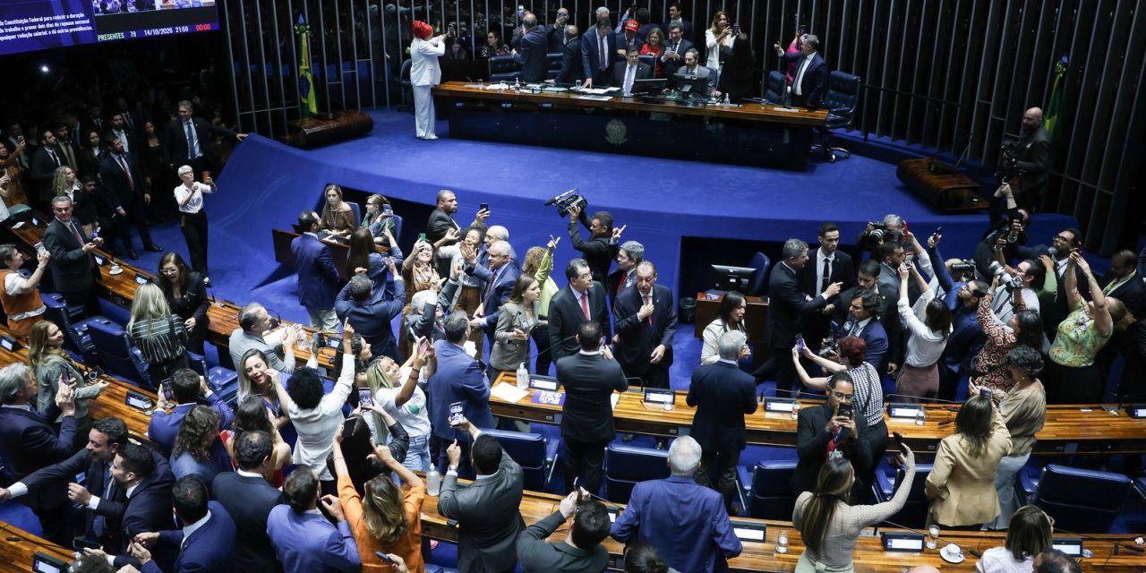 Plenário do Senado durante votação sobre 6x1