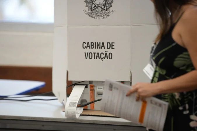 Partidos mineiros em negociação para convenções