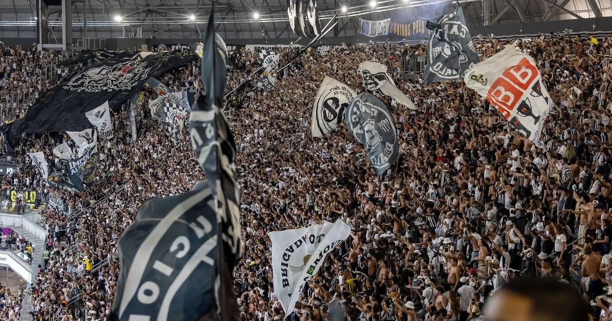 Torcida na Arena MRV