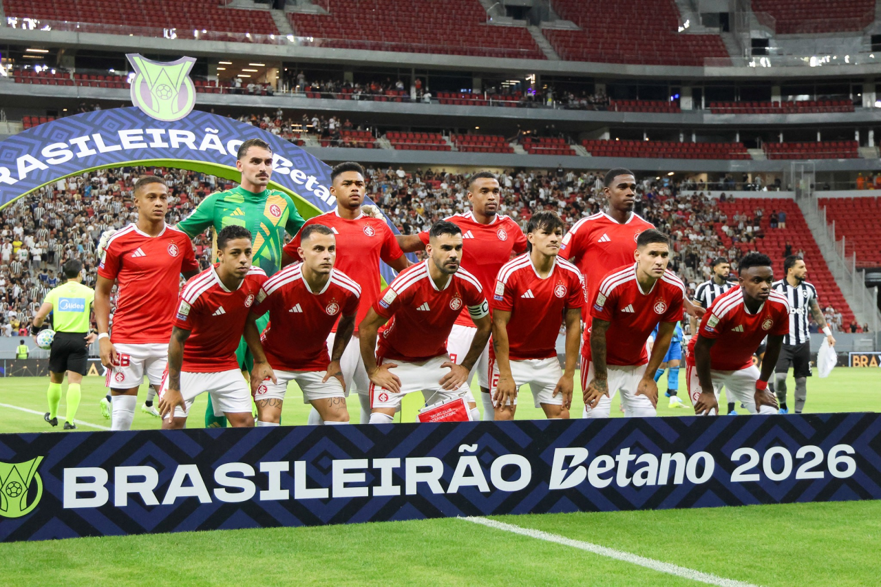 Jogadores do Internacional comemoram gol de empate