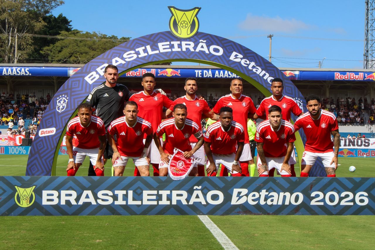 Time do Internacional antes da partida contra o Bragantino