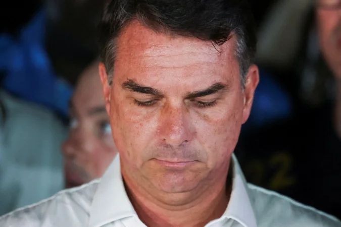 Flávio Bolsonaro em sessão no Senado