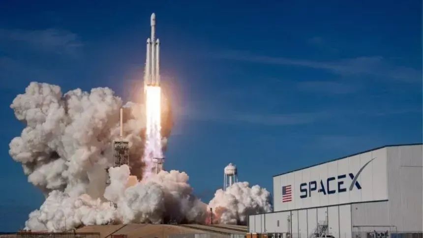 Tela mostrando cotações de ações com referência à SpaceX