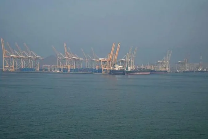 Navio-tanque no Estreito de Ormuz