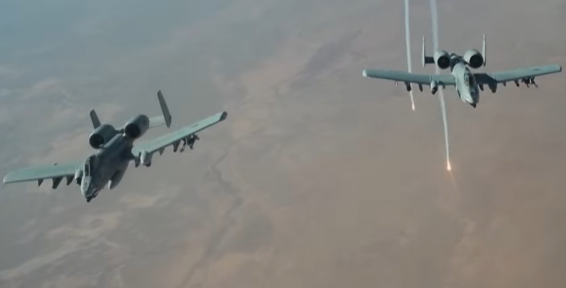 Aeronave militar em área de conflito