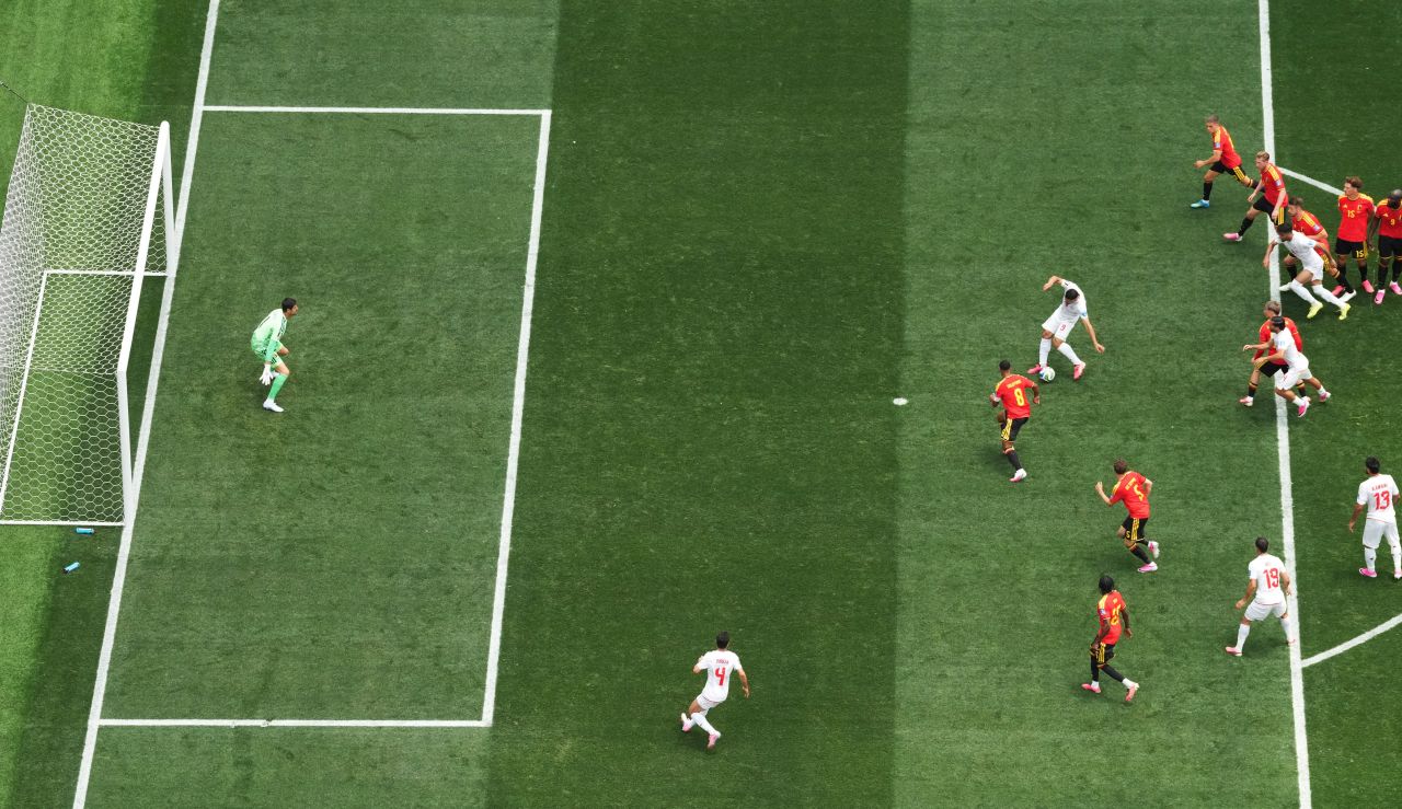 Taremi comemora gol anulado pelo VAR