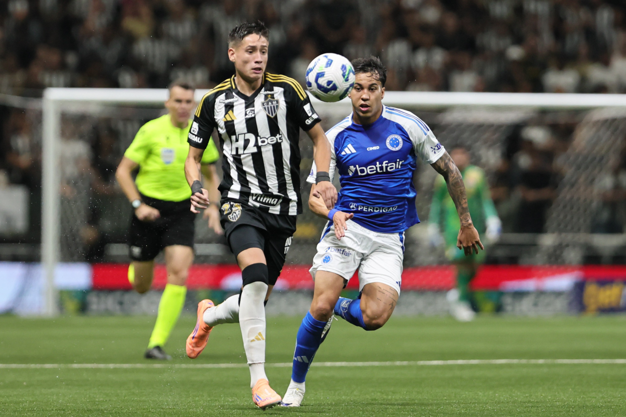 Iván Román em jogo pelo Atlético-MG