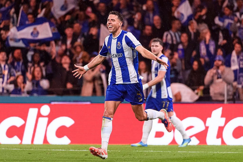 Jan Bednarek em ação pelo Porto