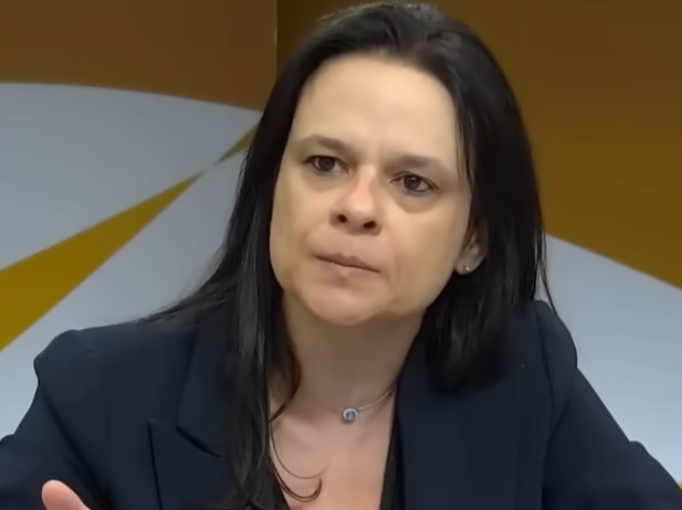 Janaina Paschoal em entrevista comentando investigações e transparência sobre o STF