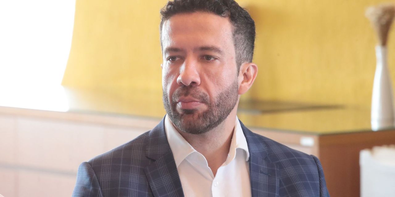 André Janones em evento público