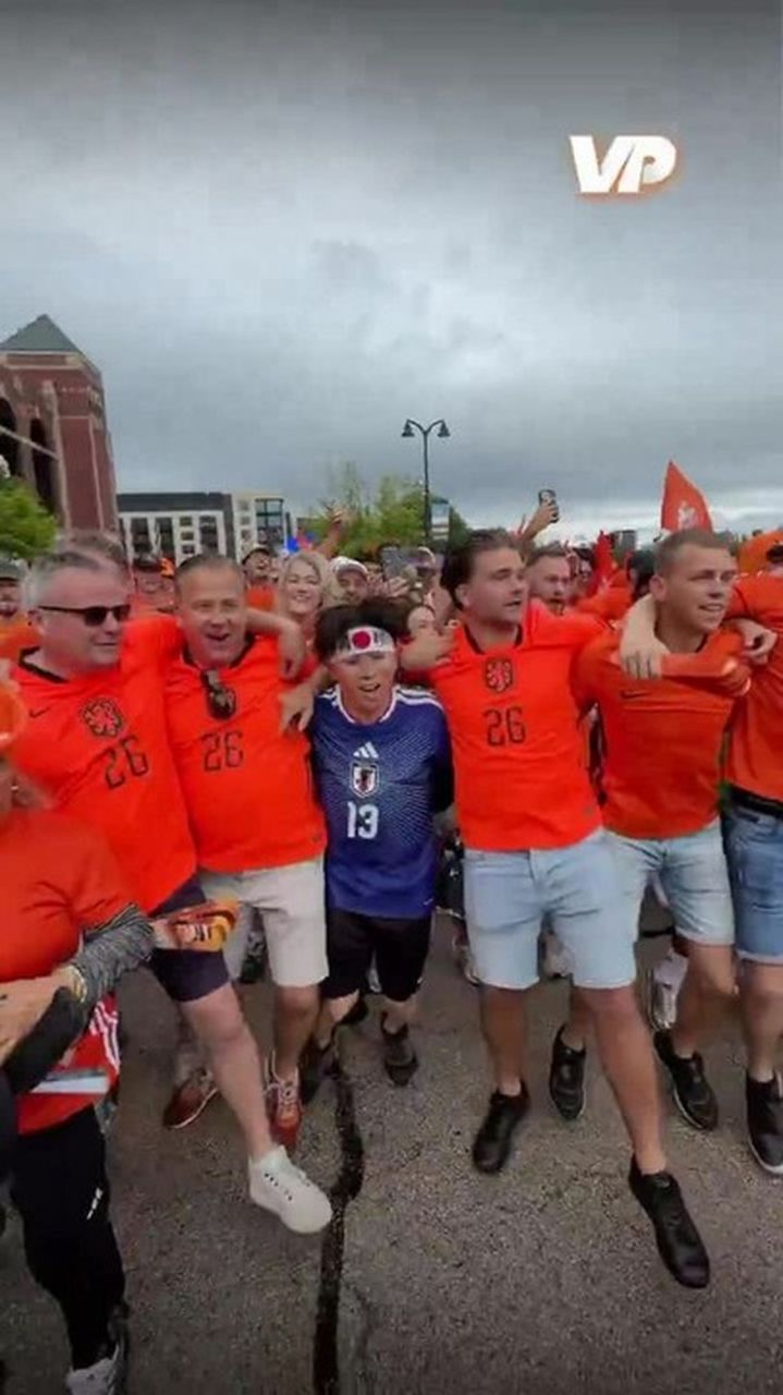 Torcedores da Holanda e do Japão celebram juntos em Dallas