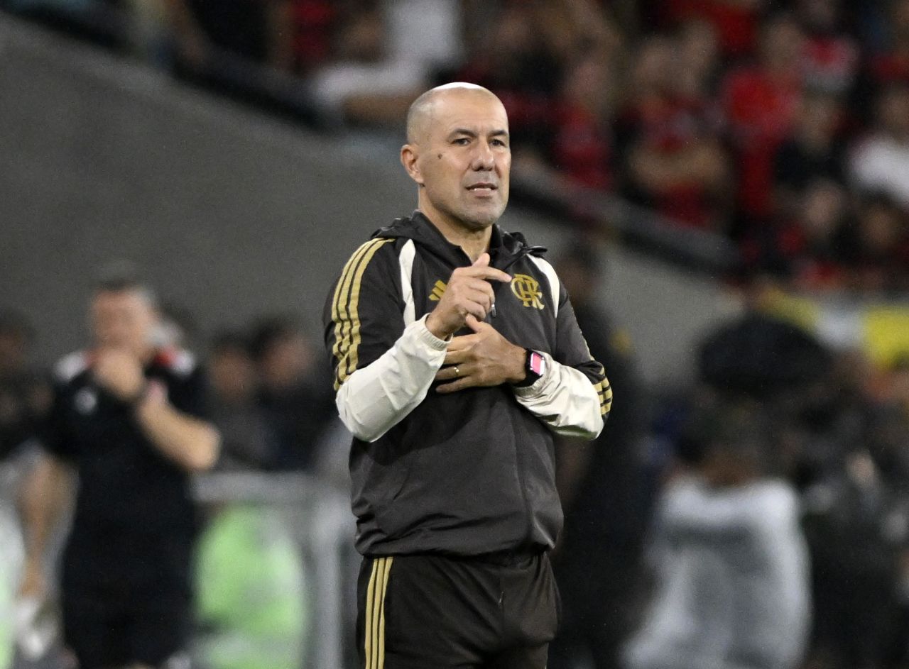 Leonardo Jardim durante entrevista após o jogo
