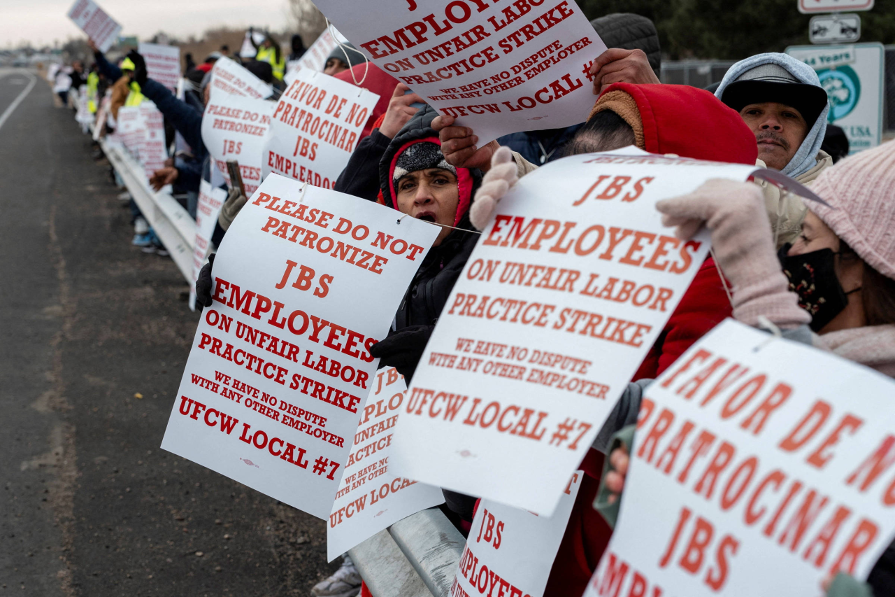 Fachada da fábrica da JBS em Greeley, Colorado