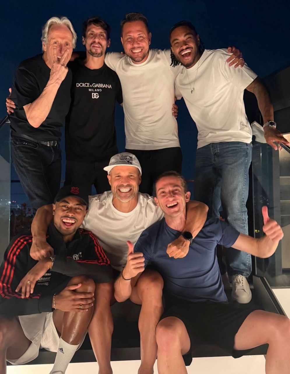 Jorge Jesus com ex-jogadores do Flamengo de 2019 no Rio de Janeiro