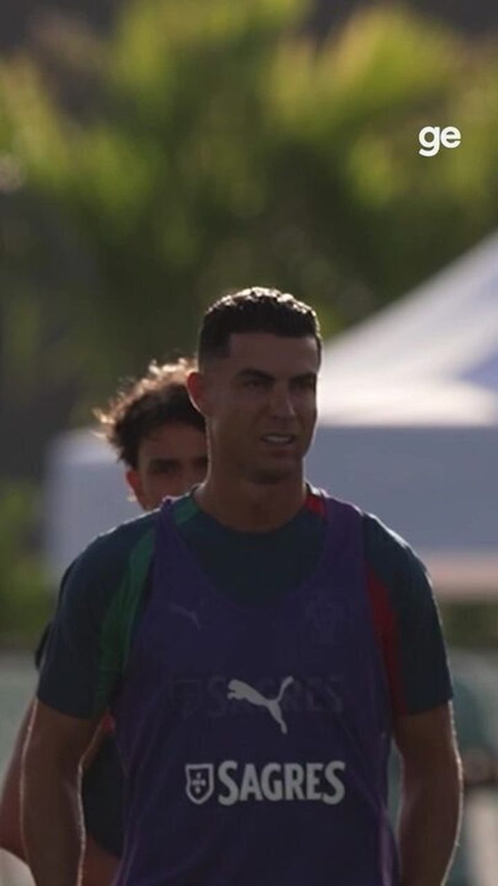 João Félix comemorando durante partida de spikeball