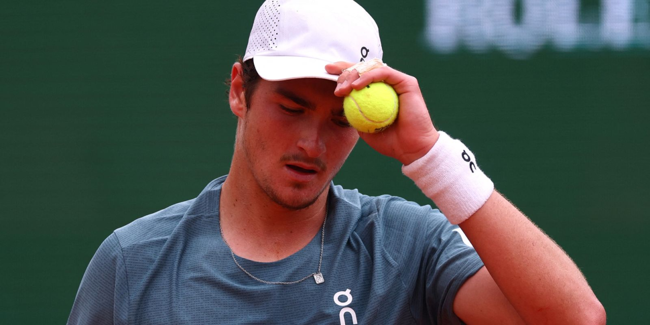 João Fonseca em ação durante partida contra Ben Shelton em Munique