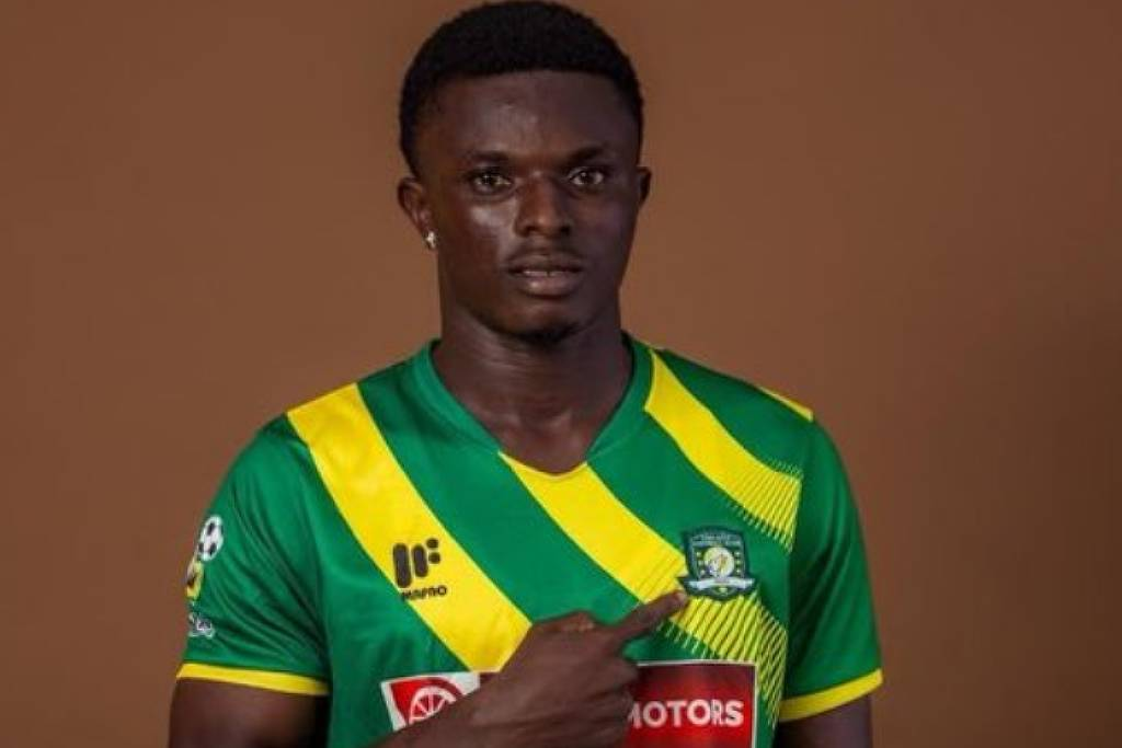 ônibus do Berekum Chelsea alvo de ataque