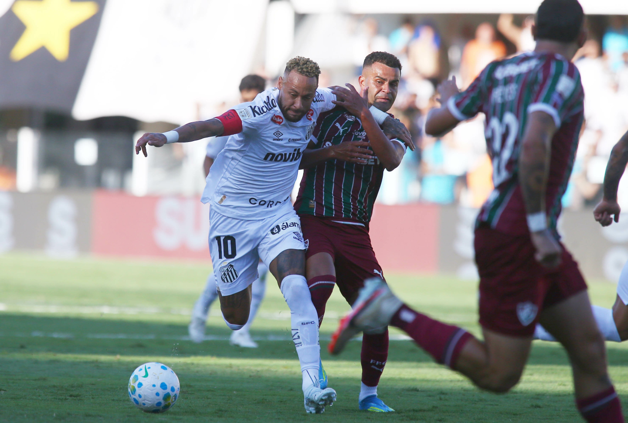 John Kennedy comemora gol decisivo contra o Santos