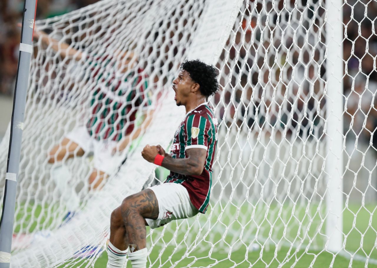 John Kennedy comemorando gol pelo Fluminense