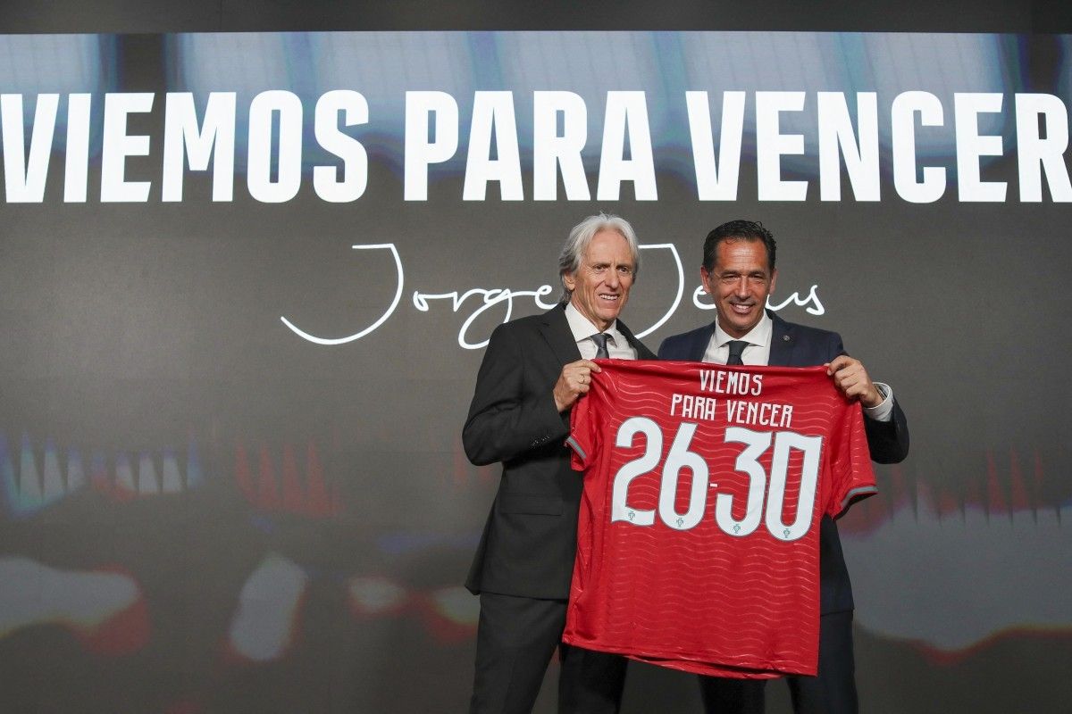 Jorge Jesus durante apresentação em Portugal