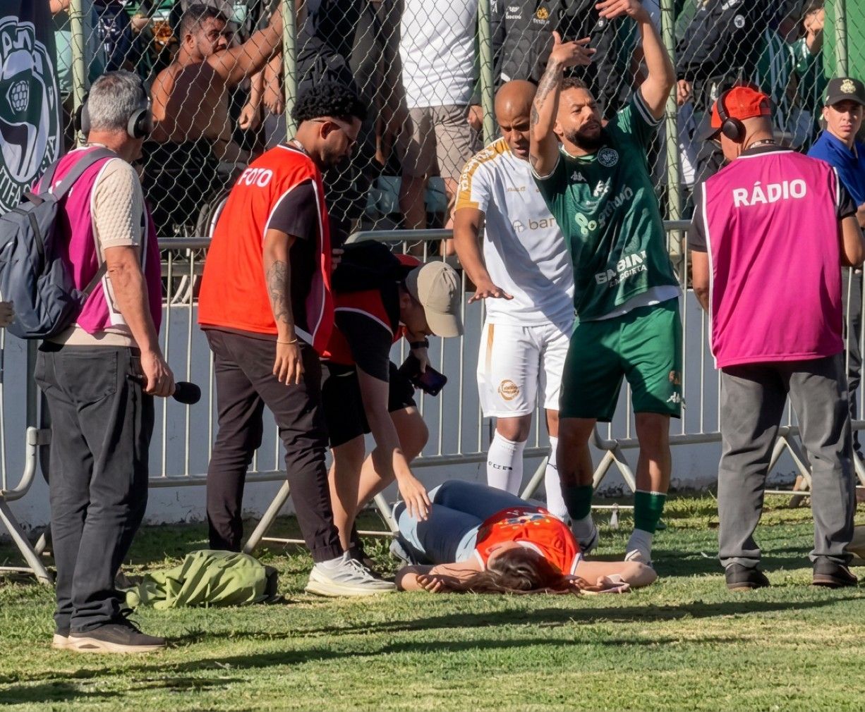 jornalista atingida por bola no Bezerrão