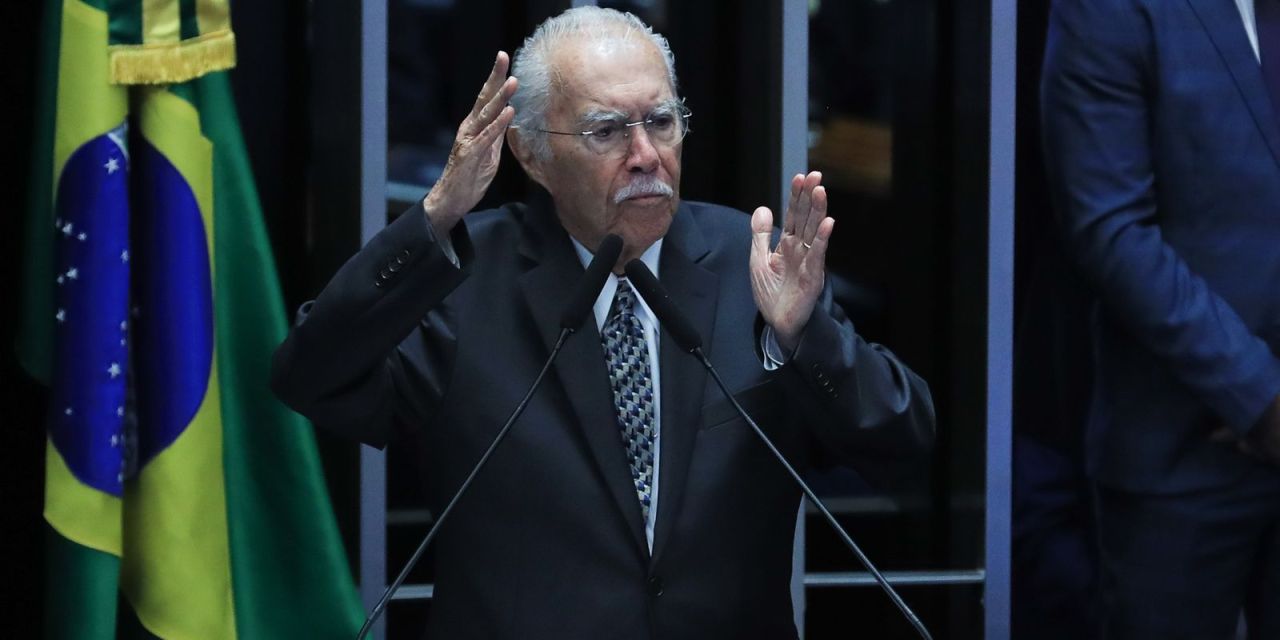 José Sarney hospitalizado em São Luís