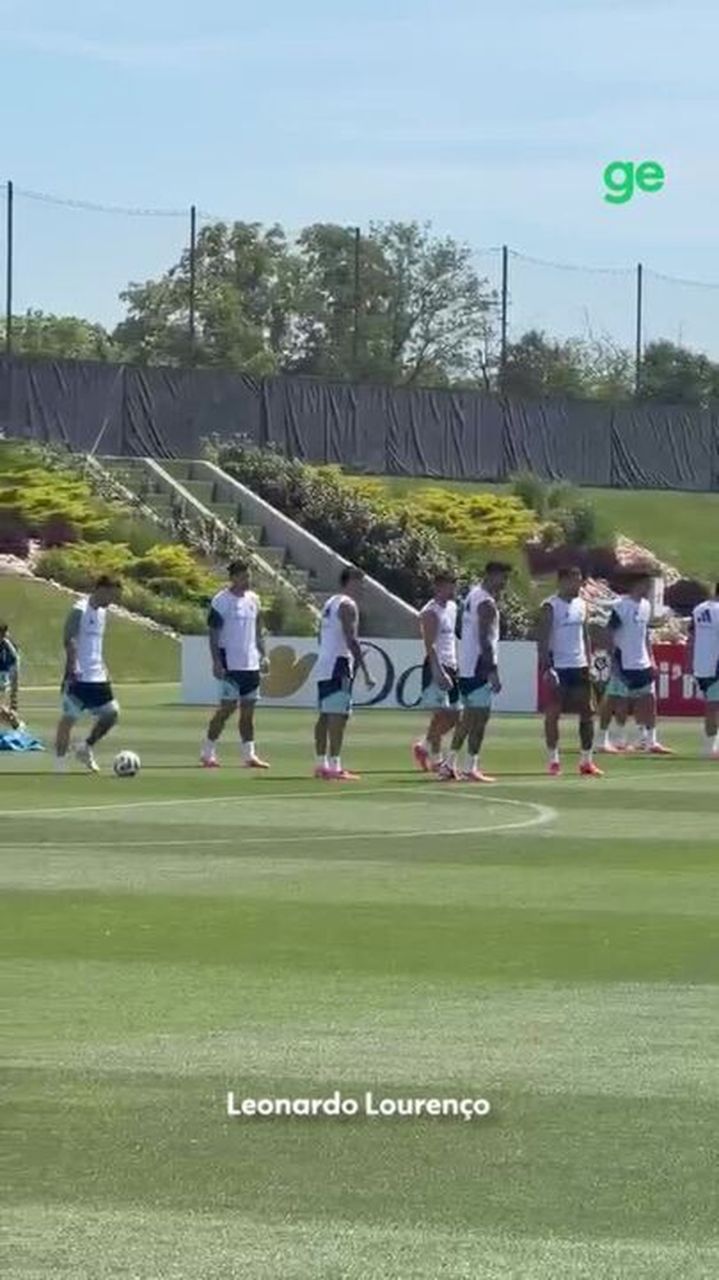 Julián Álvarez em treino da seleção argentina