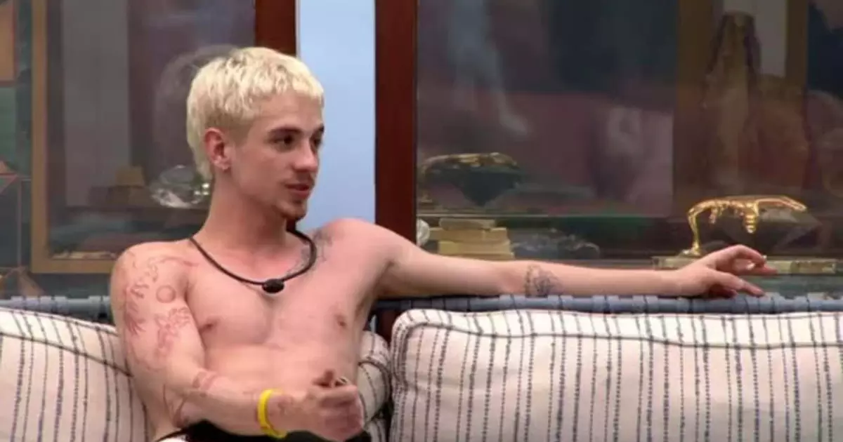 Juliano Floss acionando o Toque de Despertar