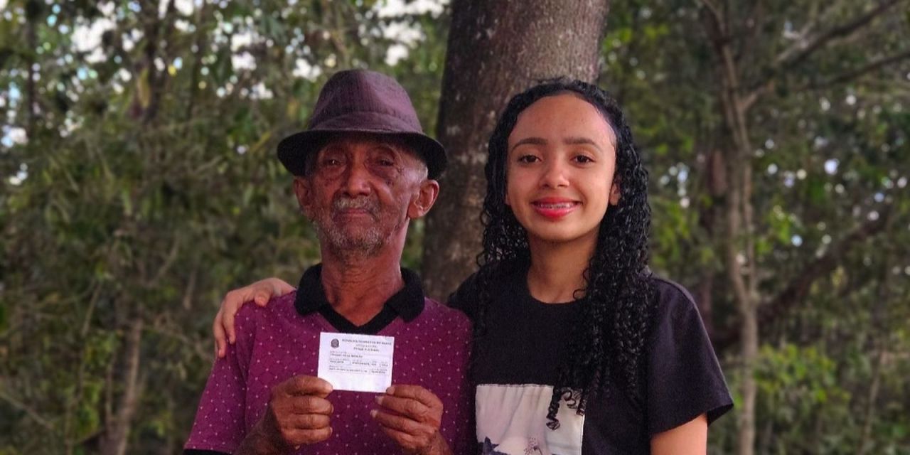 Eleitores quilombolas em fila para votar