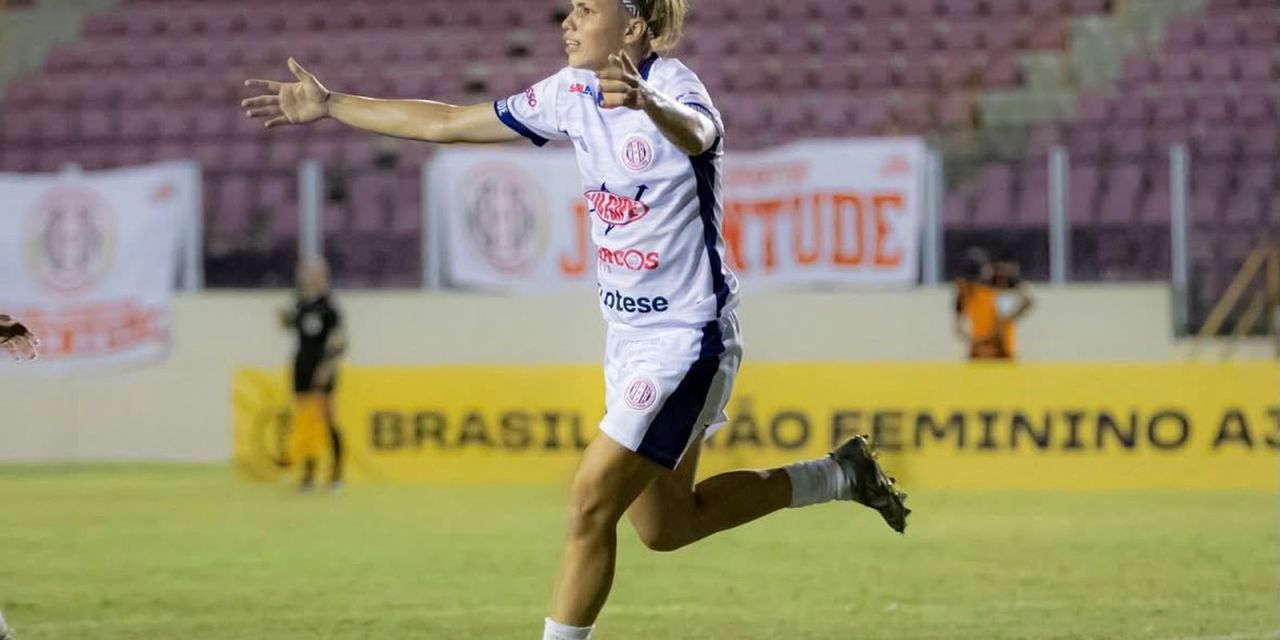 Jogadoras do Juventude-SE comemoram gol contra Portuguesa-AP