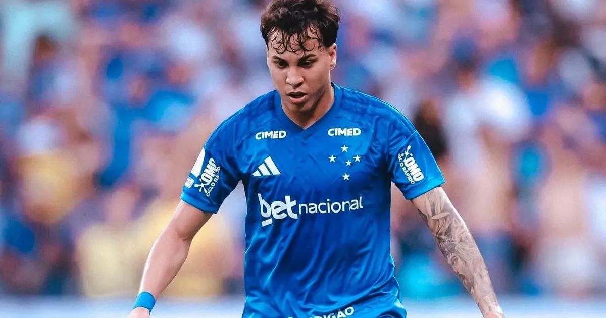 Entrada de Kaio Jorge em Ruan durante Cruzeiro x Atlético
