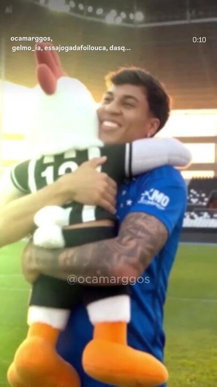 Kaio Jorge comemora gol pelo Cruzeiro diante do Atlético-MG