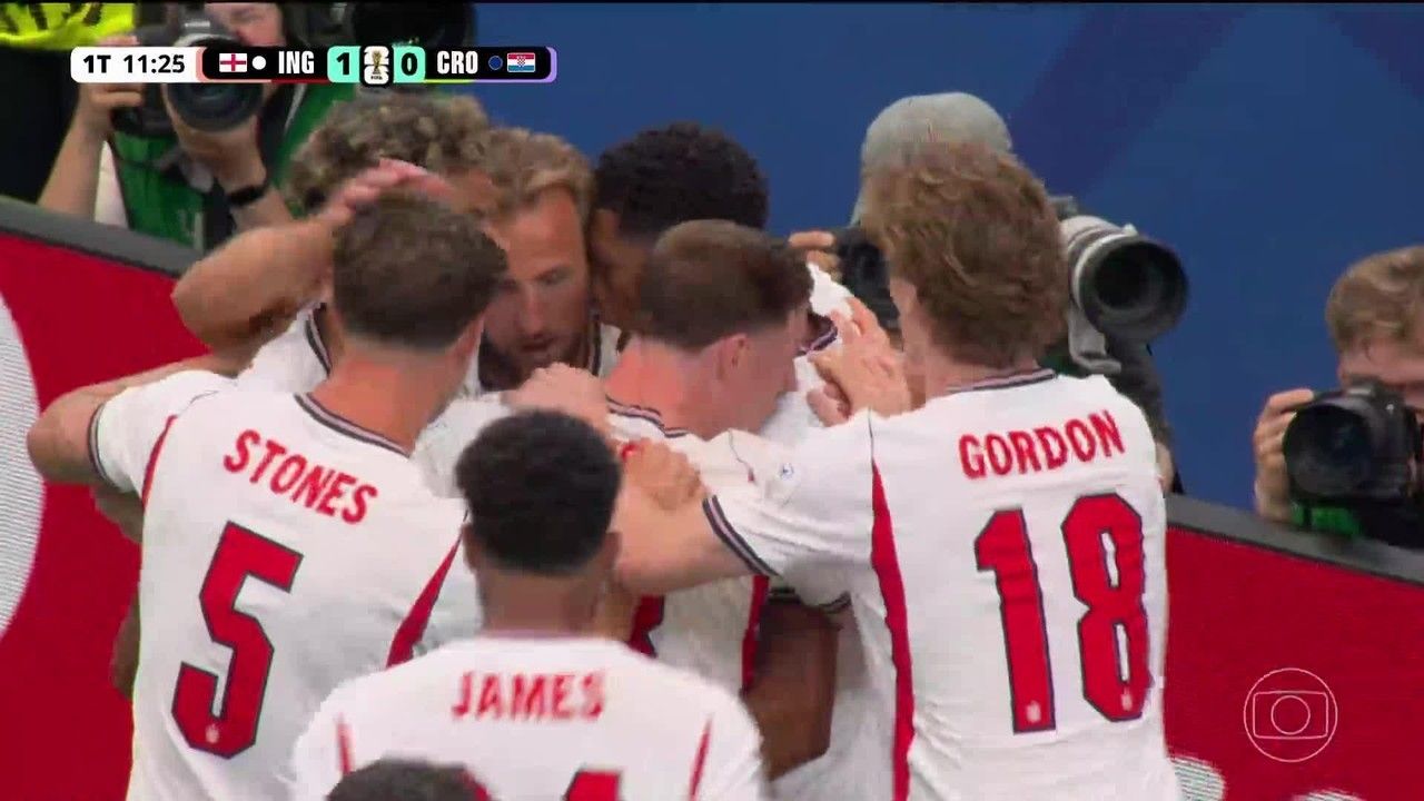 Harry Kane comemora gol contra Croácia