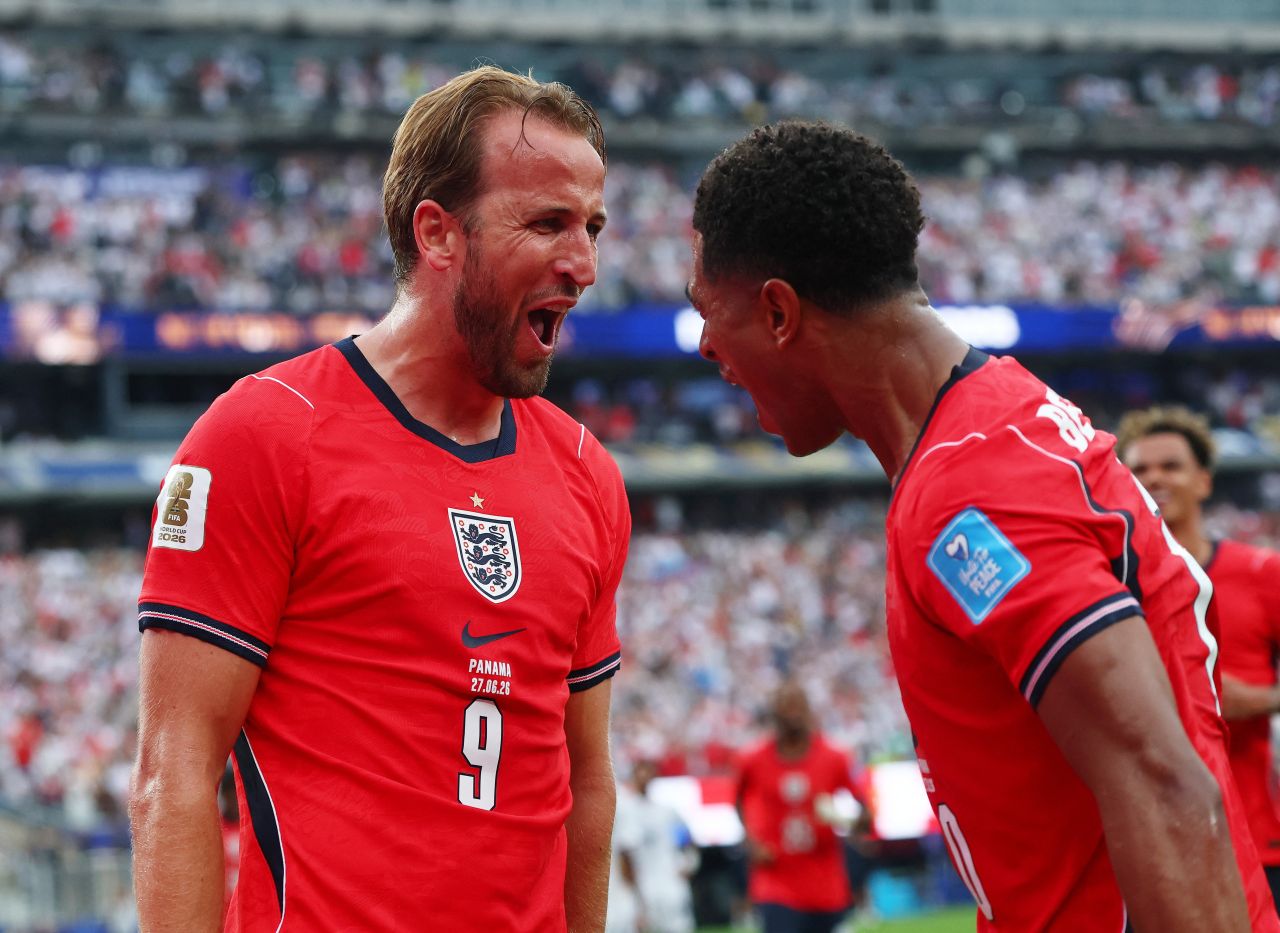 Harry Kane comemorando gol de cabeça contra o Panamá