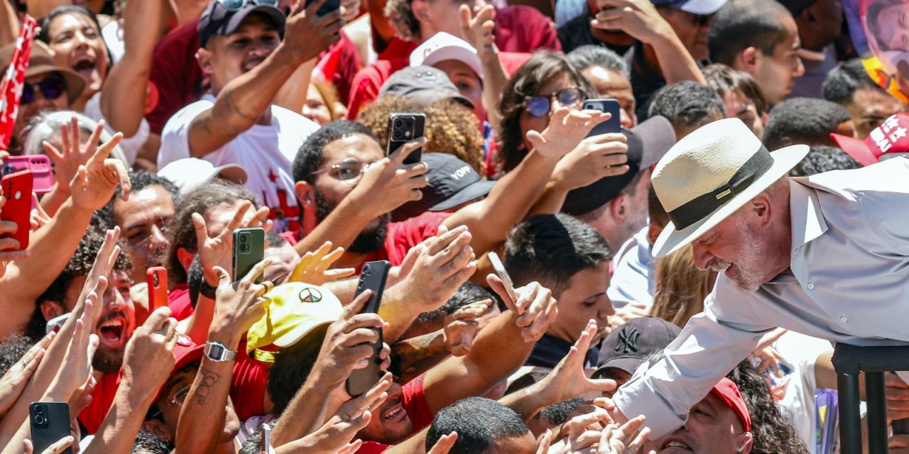 Kassio Nunes Marques e Luiz Inácio Lula da Silva em ligação